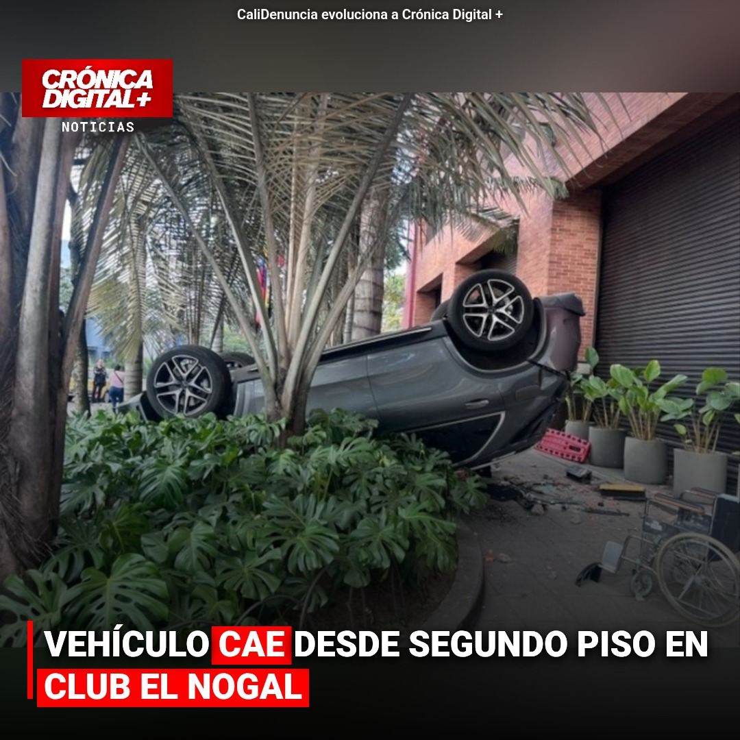VEHÍCULO CAE DESDE SEGUNDO PISO EN CLUB EL NOGAL