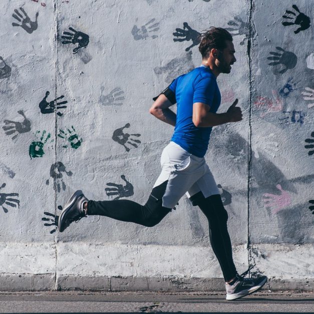 Tres minutos de ejercicio intenso superan beneficios cardiovasculares