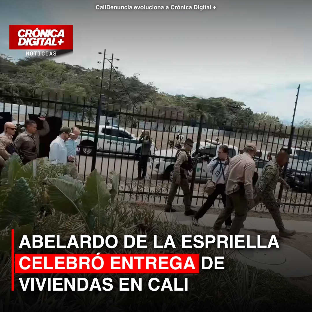 Abelardo de la Espriella celebró entrega de viviendas en Cali